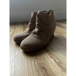 Aqua Sofft Women's Siri Taupe Brown Suede Waterproof Wedge Ankle Boot 9 ½ M